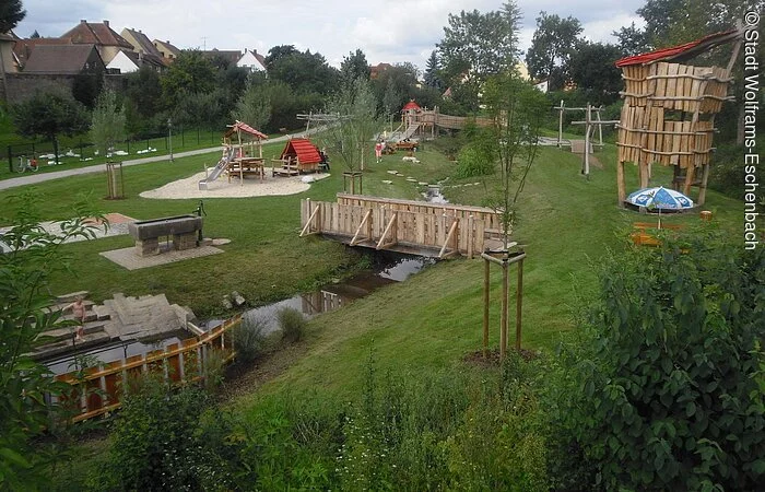 Viel zu erkunden auf dem Ritterspielplatz in Wolframs-Eschenbach