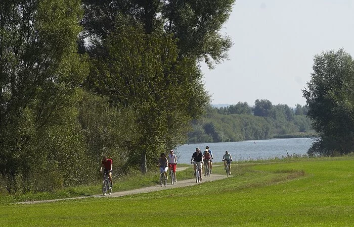 Radweg am See