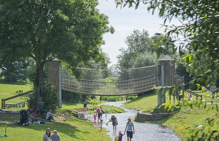 kühle Erfrischung am Erlebnisspielplatz am Seezentrum Wald