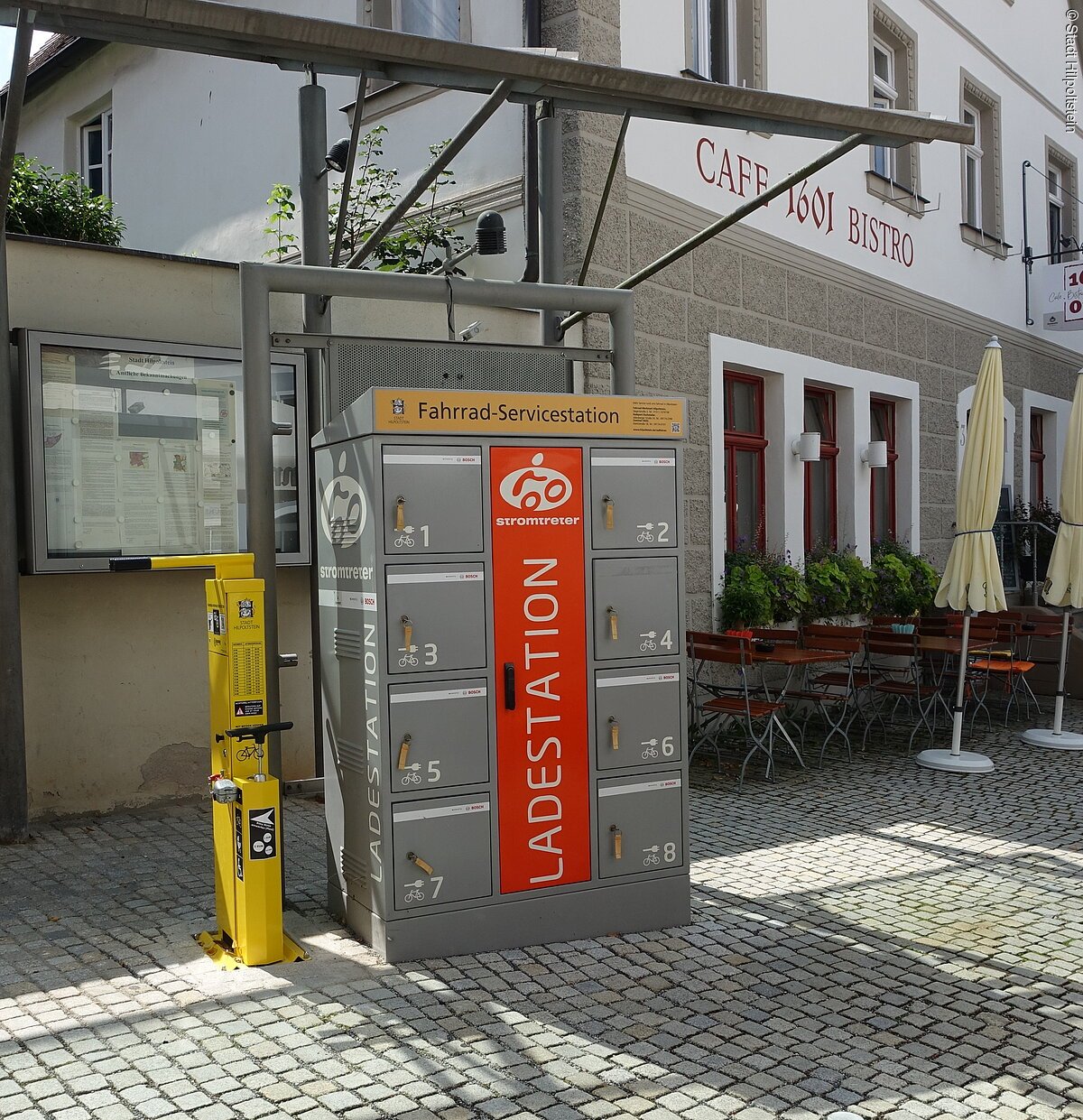 Stromtreter und Fahrradservicestation