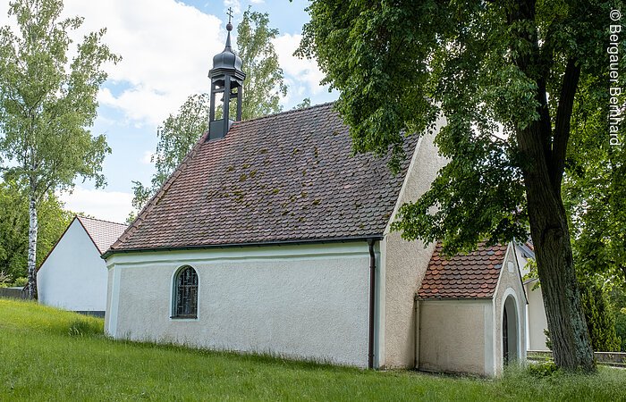Kapelle am Hilpoltsteiner Festplatz im Frühjahr